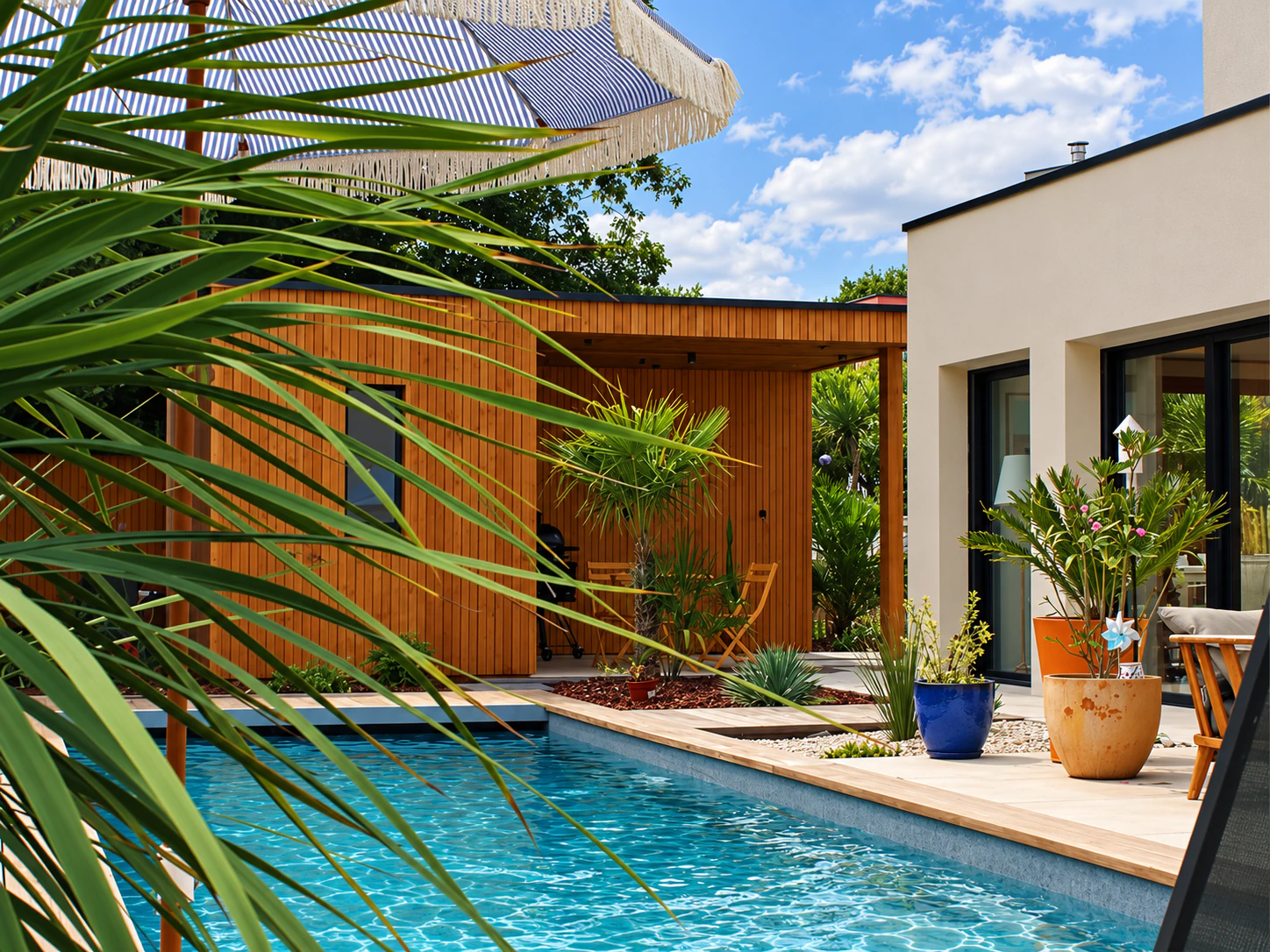 Un espace de baignade pensé comme une véritable pièce de vie extérieure
